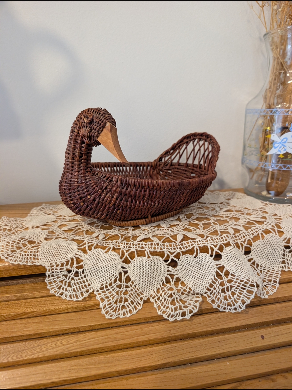 Vintage Wicker Duck Basket – Rustic Farmhouse Decor